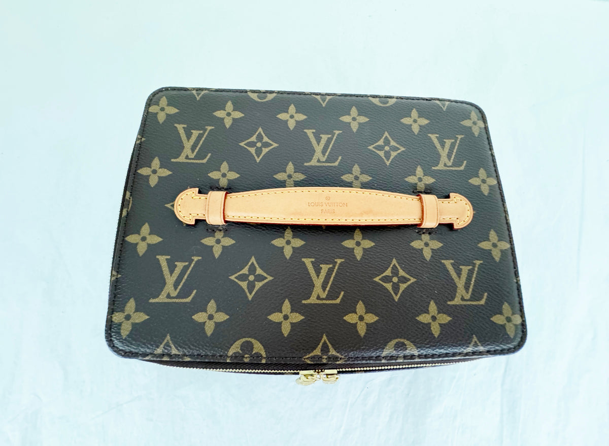 Louis Vuitton Nice Travel/Jewelry Bag – KMK Luxury Consignment