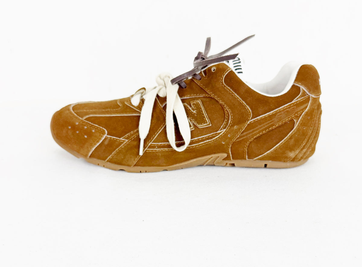 miu୨୧ 2ページ NEW New Balance x Miu Miu Sneaker Size 11 – KMK Luxury Consignment