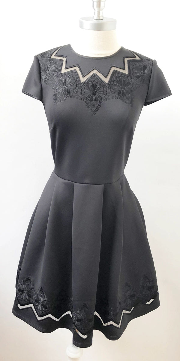 Ted Baker Fit And Flare Dress Size 1 (4 Us) KMK Luxury Consignment Ted Baker Fit And Flare Dress Size 1 (4 Us) KMK Luxury Consignment