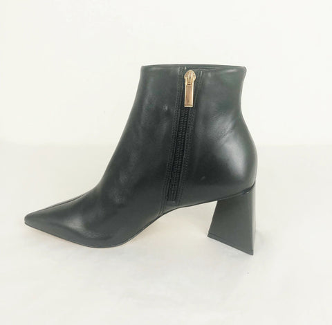 NEW Bootie Size 7