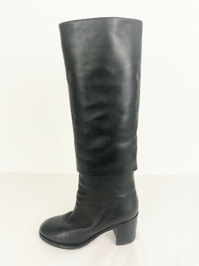 Chanel CC Fold-Over Boots Size 8 – KMK Luxury Consignment