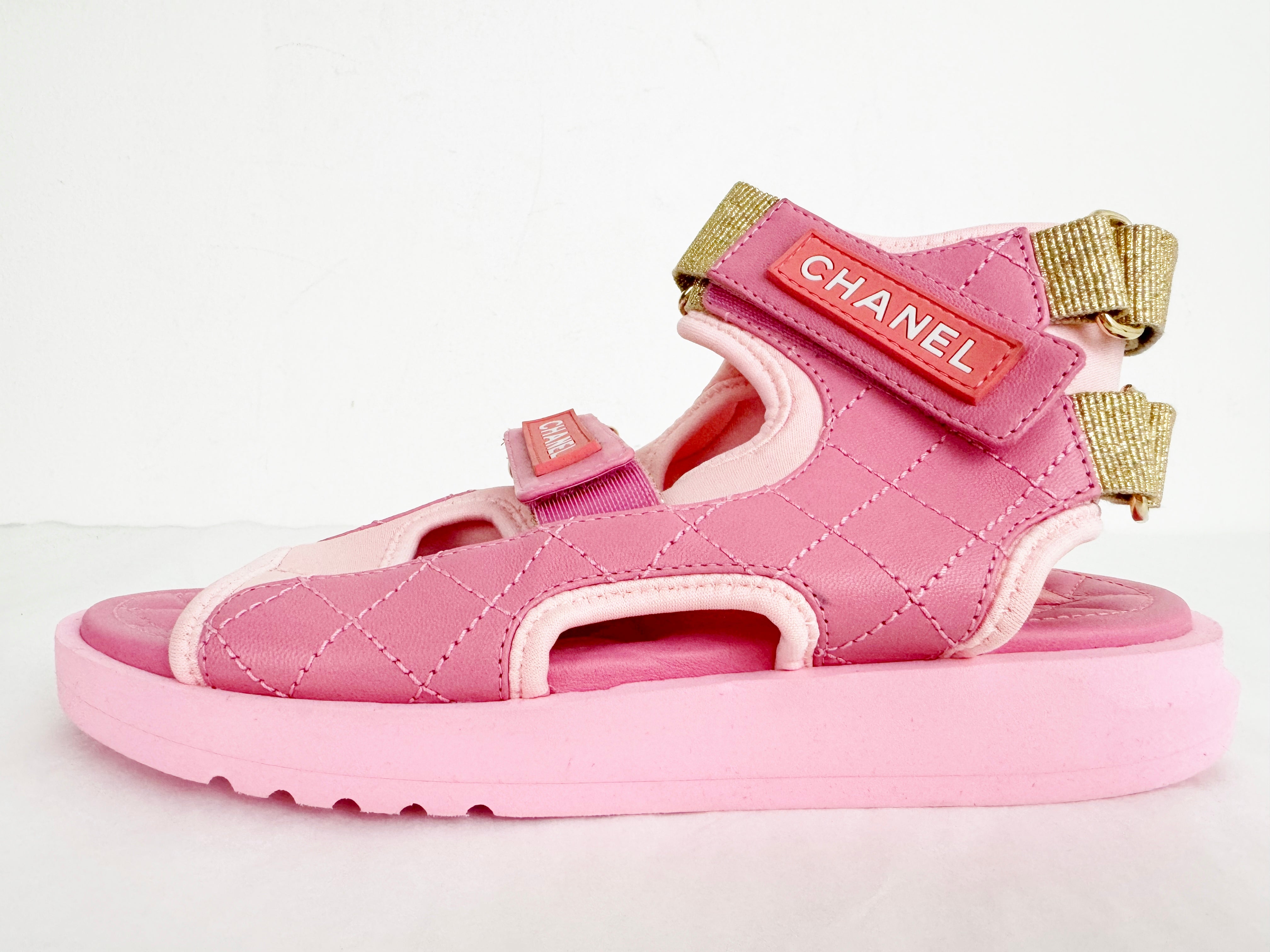 エレガント◆送料込♪【CHANEL】sandals ラムスキン＆light pink Sandals - Lambskin, light pink — Fashion | CHANEL