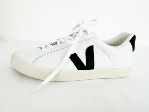 NEW Veja Sneaker Size 8