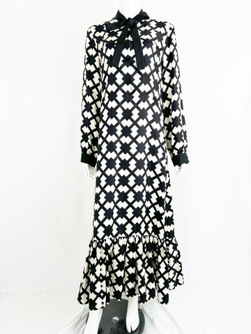 Gucci Silk Maxi Dress Size M KMK Luxury Consignment Gucci Silk Maxi Dress Size M KMK Luxury Consignment