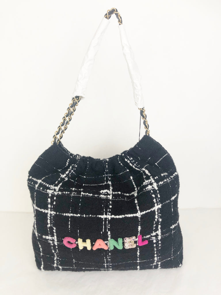 Chanel 2022 Tweed 22 Hobo w/ Pouch - Black Hobos, Handbags - CHA915675