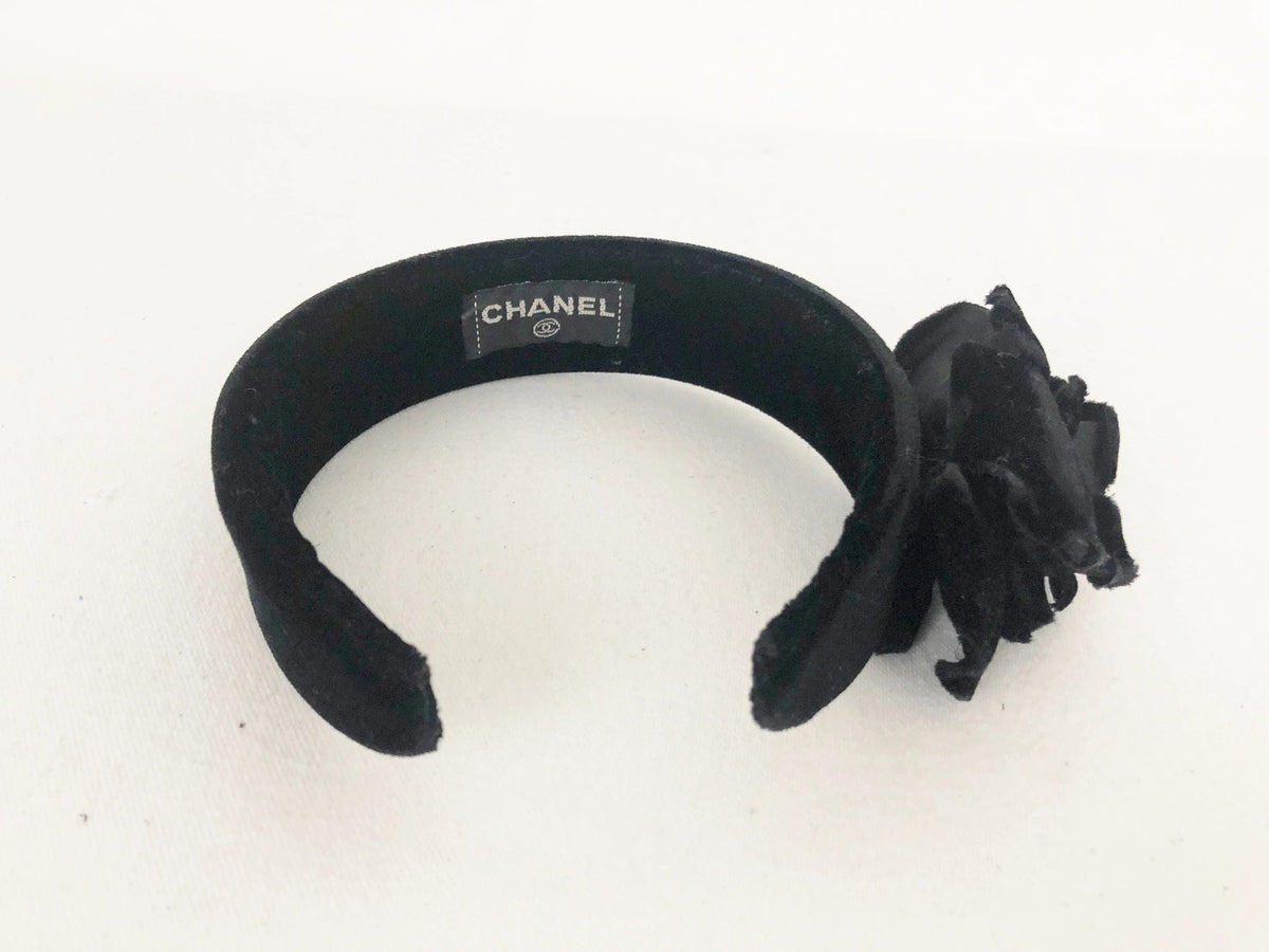 Chanel 2022 22B Velvet Headband Black