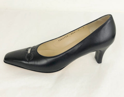 Salvatore Ferragamo Pumps With Gancini Accent Size 7