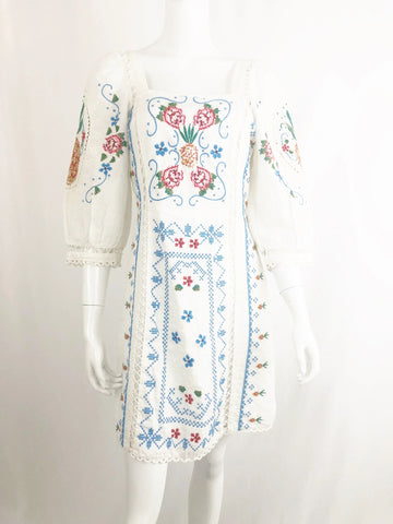 NEW Embroidered Dress Size M