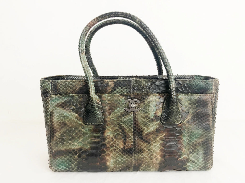 2005-2006 Chanel Snakeskin Cerf Tote – KMK Luxury Consignment